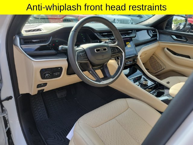 Used 2023 Jeep Grand Cherokee 4WD 4xe w/ Luxury Tech Group II image 24