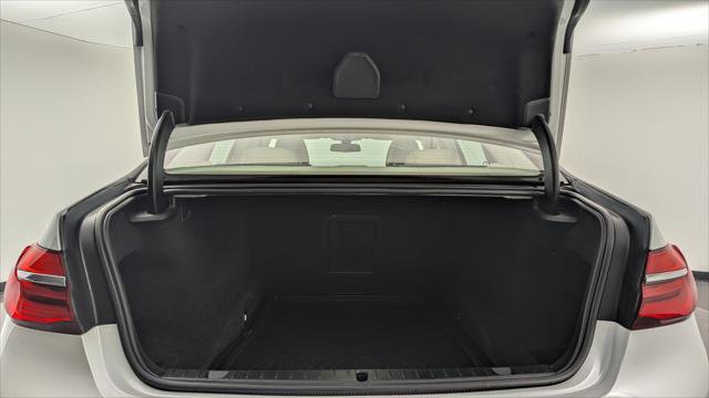 Used 2019 BMW 740i w/ Executive Package RWD image 17