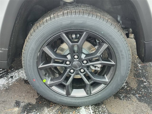 New 2025 Jeep Grand Cherokee Limited w/ Trailer Tow Package image 6