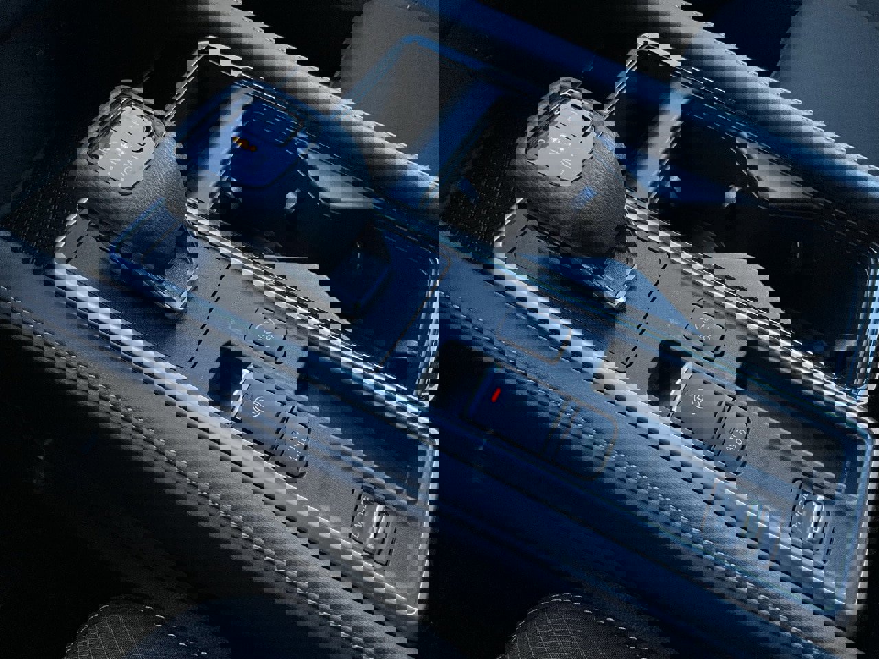 Used 2024 Nissan Pathfinder SV image 37