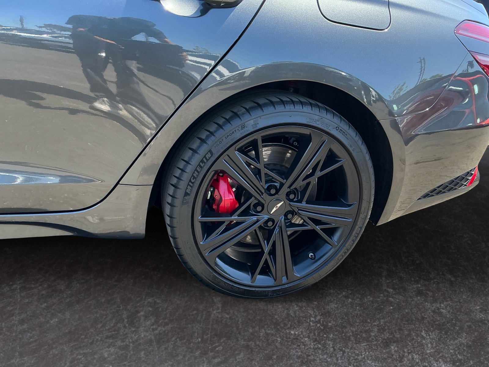 Used 2025 Genesis G70 3.3T Advanced w/ Sport Prestige Package image 9