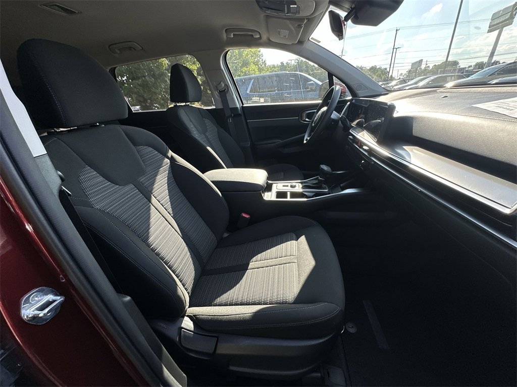 Used 2025 Kia Sorento LX image 24