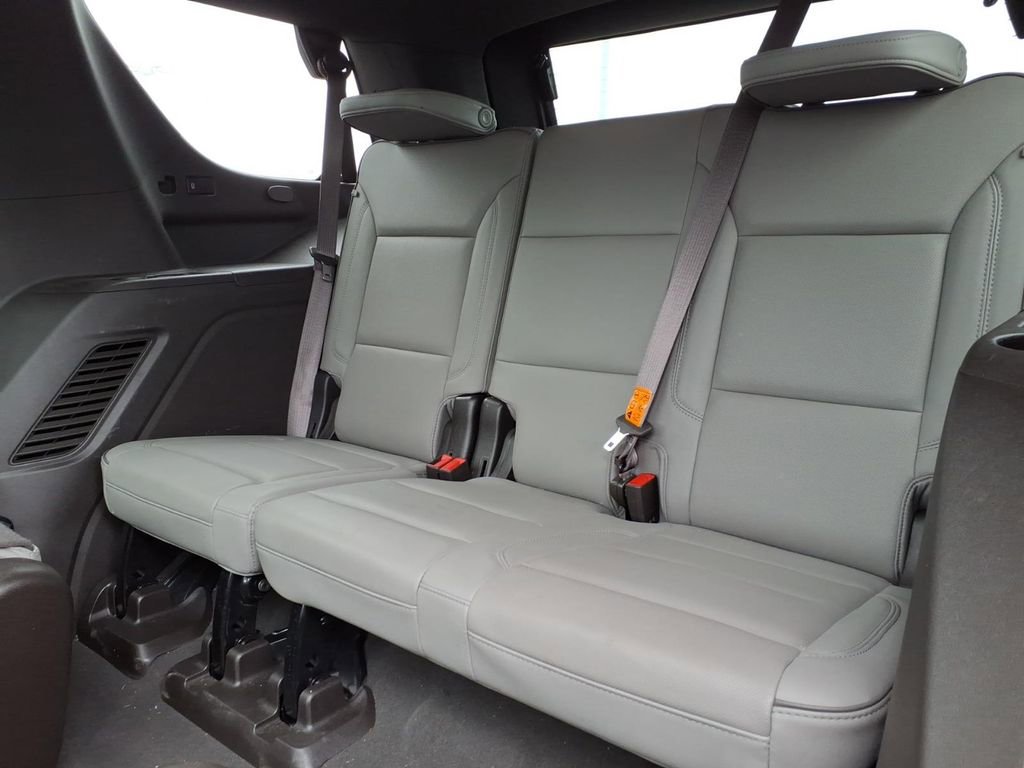 Used 2022 GMC Yukon SLT w/ SLT Premium Package AWD/4WD image 9