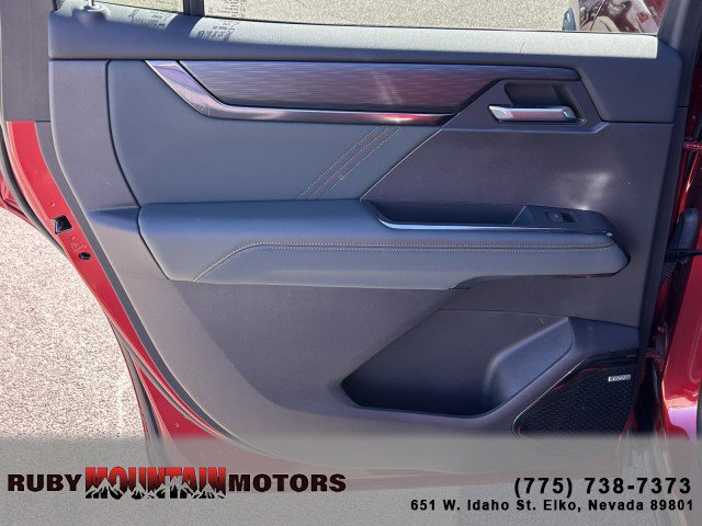 Used 2024 GMC Acadia AT4 w/ Luxury Package AWD/4WD image 19