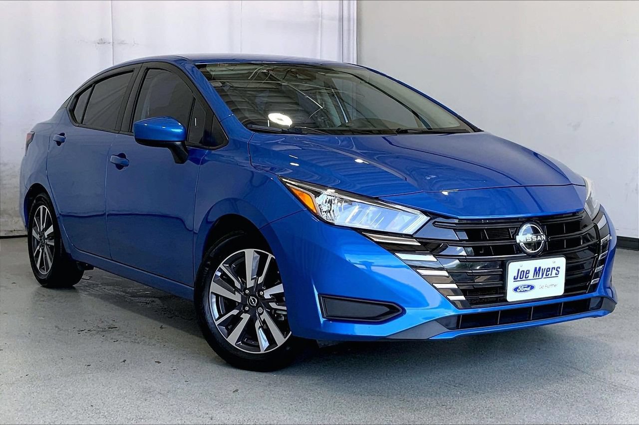 Used 2023 Nissan Versa SV FWD image 34