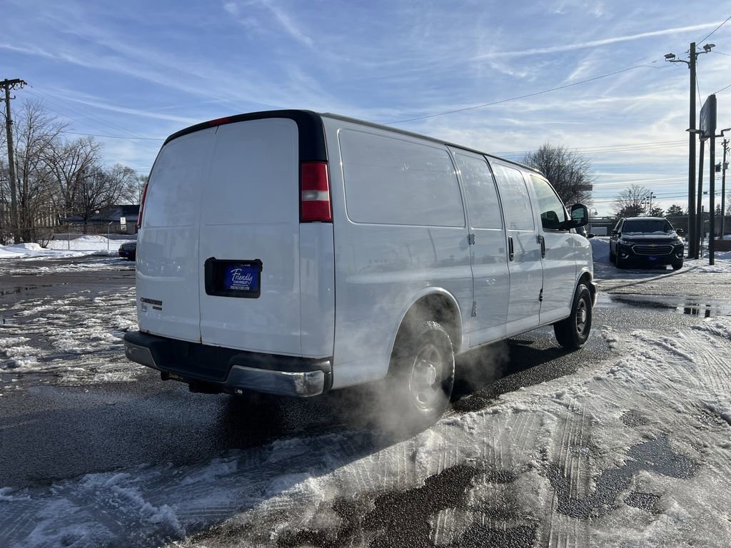 Used 2017 Chevrolet Express 3500 image 8