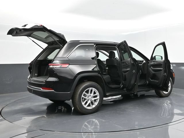 Used 2024 Jeep Grand Cherokee Laredo X AWD/4WD image 61