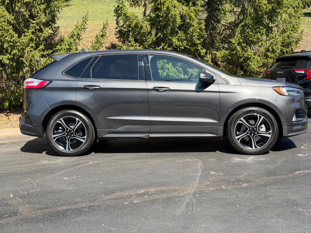 Used 2020 Ford Edge ST w/ Equipment Group 401A image 2