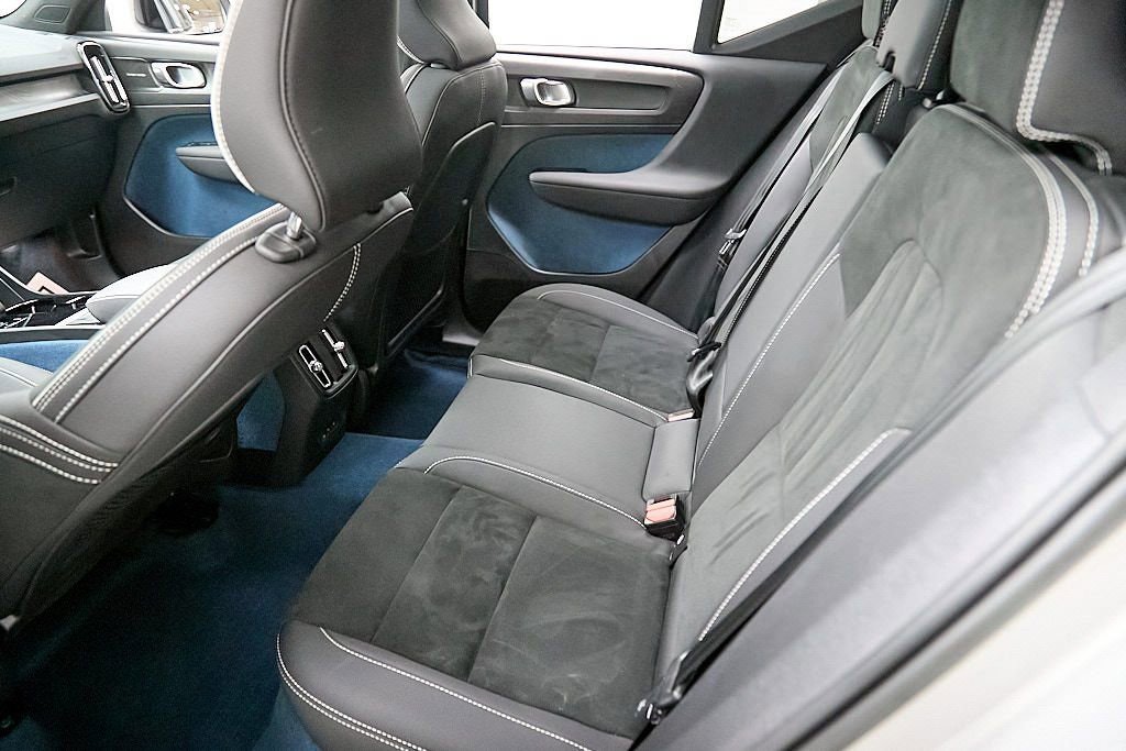 Certified 2023 Volvo XC40 Recharge Ultimate image 23