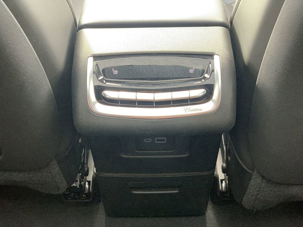 Used 2025 Cadillac XT6 Premium Luxury image 19