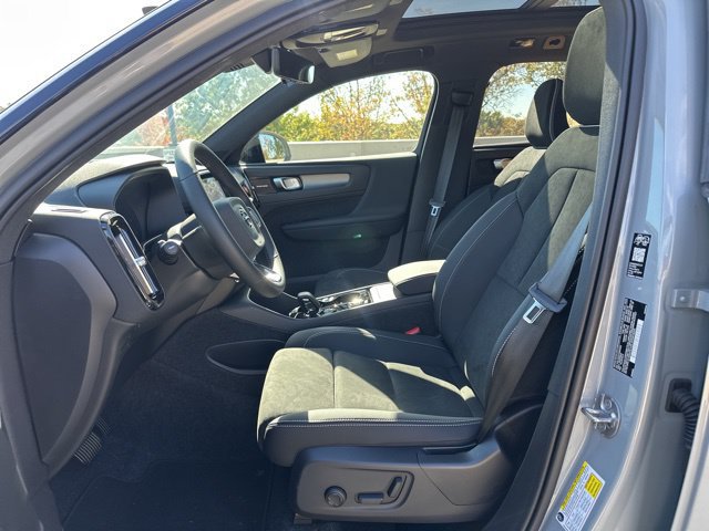 New 2026 Volvo XC40 B5 Ultra w/ Climate Package AWD/4WD image 13