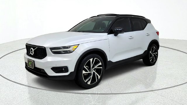 Used 2022 Volvo XC40 T4 R-Design w/ Protection Package Premier FWD image 3