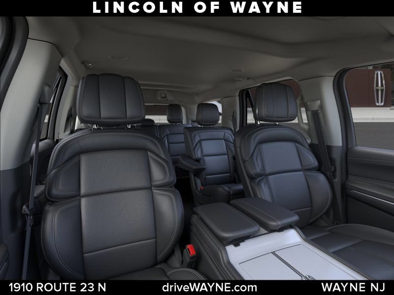 New 2026 Lincoln Navigator Premiere AWD/4WD image 11