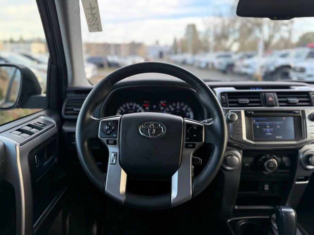 Used 2017 Toyota 4Runner SR5 Premium image 24