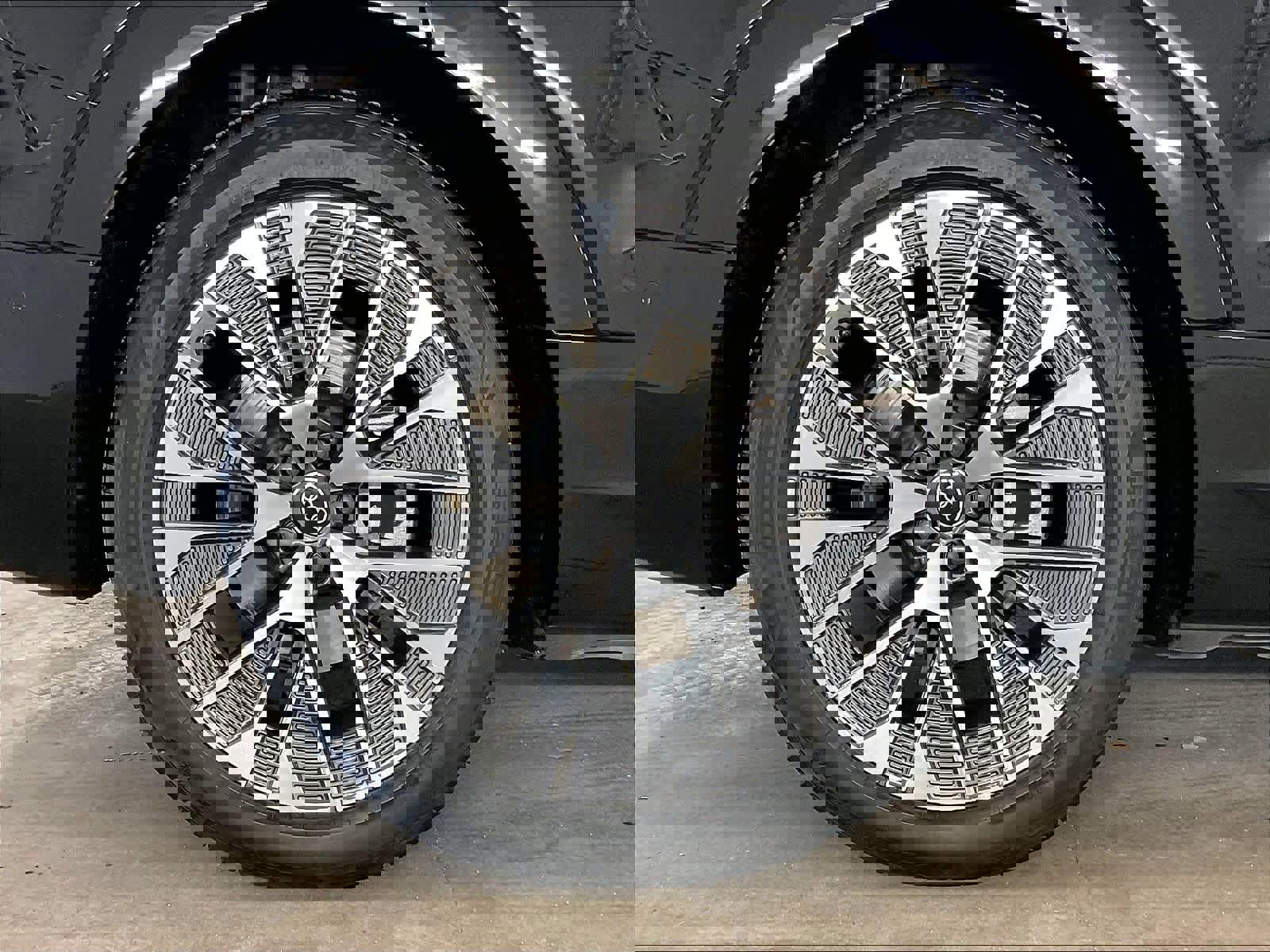 Used 2024 Audi Q8 e-tron Prestige w/ Prestige Package AWD/4WD image 10