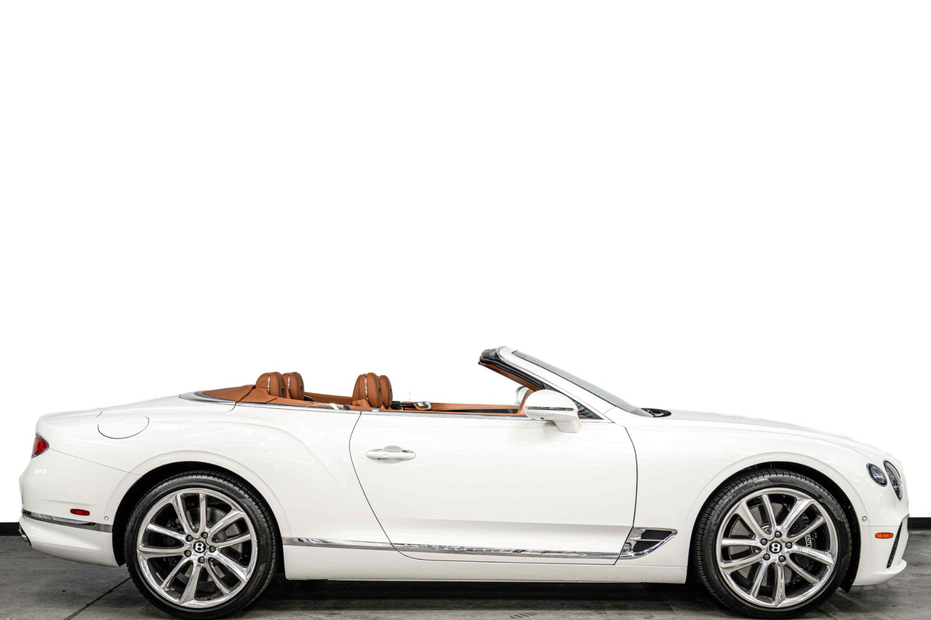 Used 2024 Bentley Continental GT Mulliner AWD/4WD image 2
