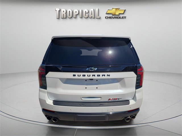 Used 2025 Chevrolet Suburban RST image 4