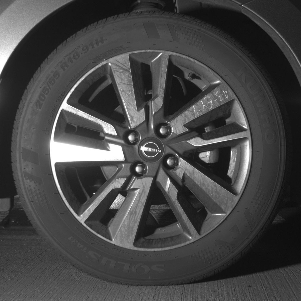 Used 2025 Nissan Versa SV image 13