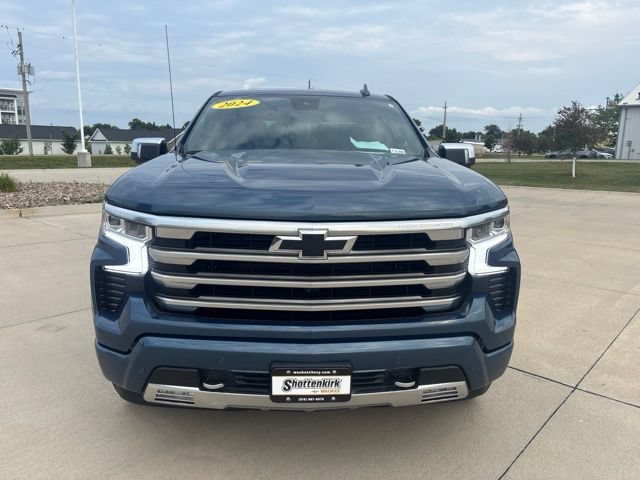Used 2024 Chevrolet Silverado 1500 High Country w/ High Country Premium Package AWD/4WD image 38
