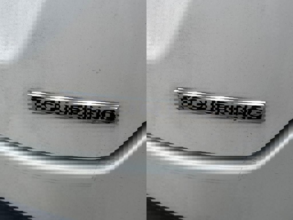 Used 2025 Honda Pilot Touring image 8