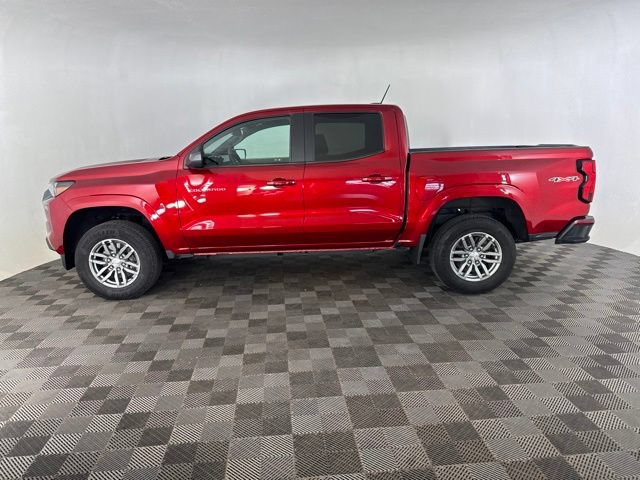 Used 2024 Chevrolet Colorado LT w/ LT Convenience Package II AWD/4WD image 8