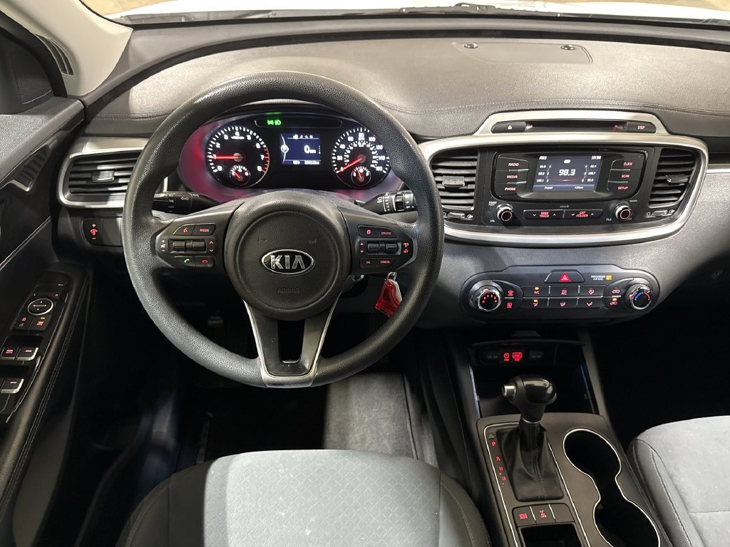 Used 2017 Kia Sorento AWD image 11