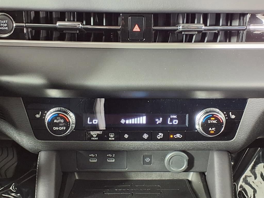 Used 2025 Mitsubishi Outlander SE FWD image 18