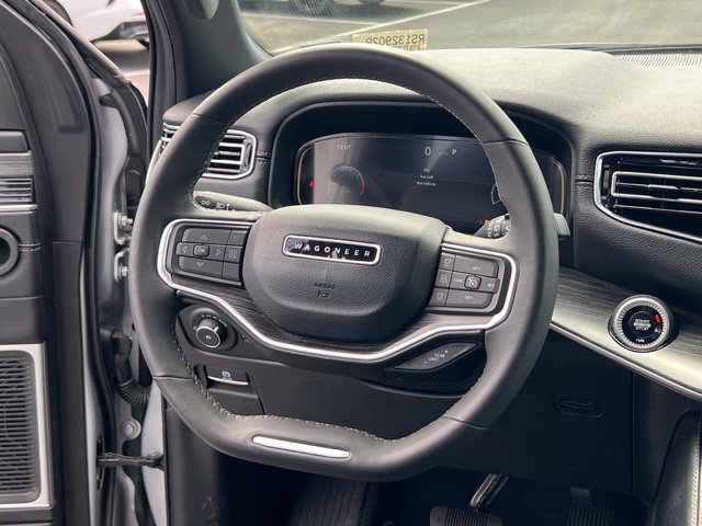Used 2024 Jeep Wagoneer L Series II w/ Flexible Seating Group AWD/4WD image 16