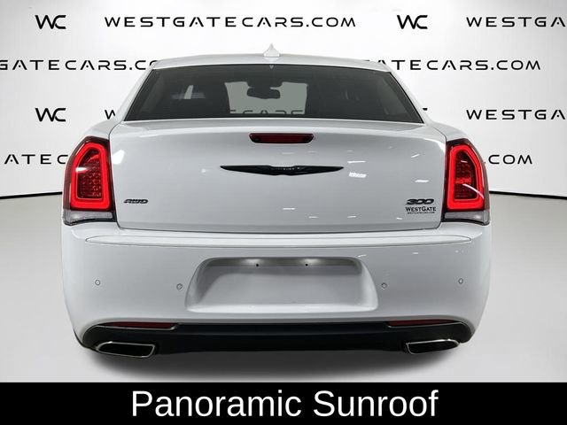 Used 2023 Chrysler 300 Touring L w/ Popular Equipment Group image 4
