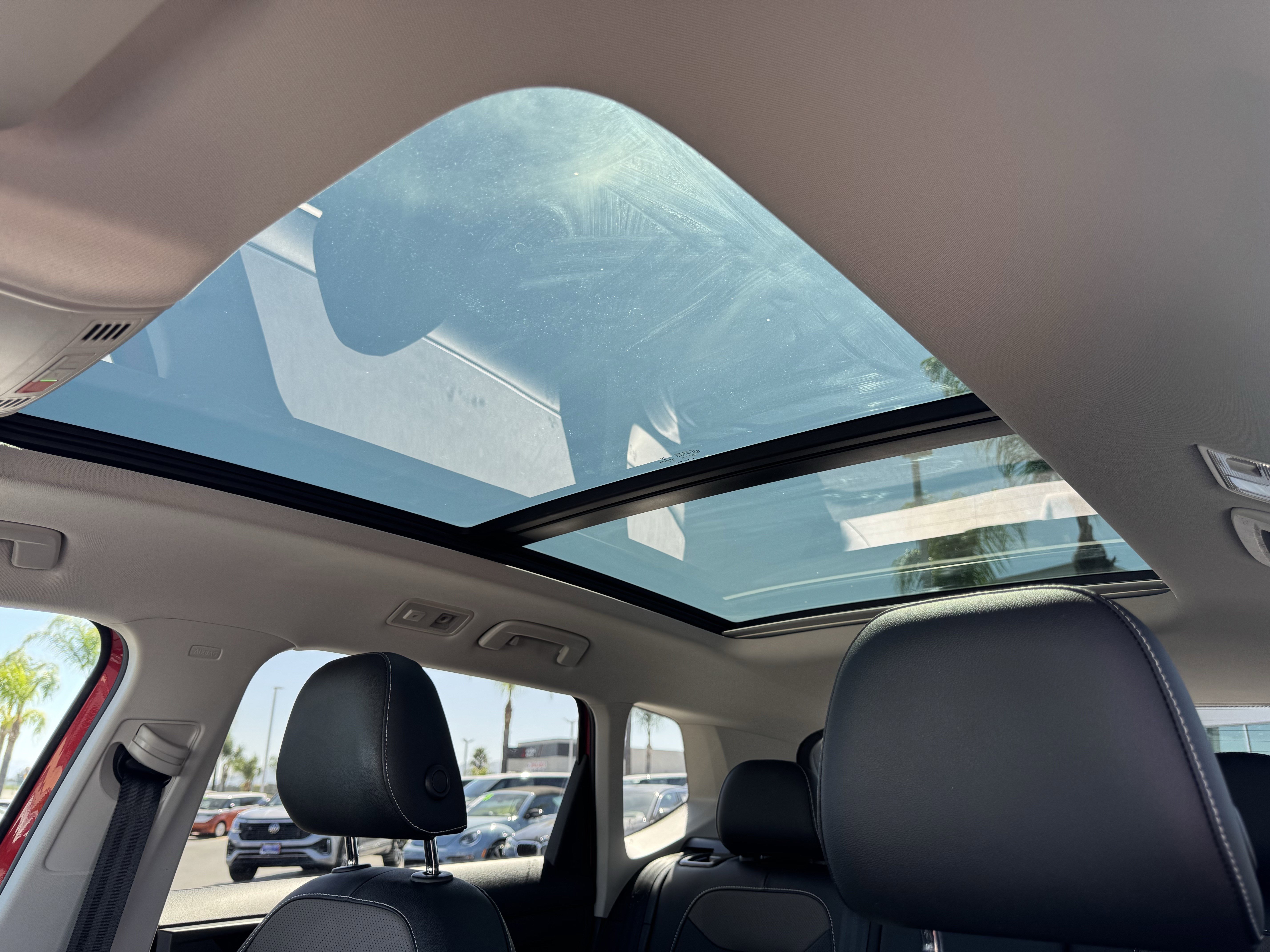 Used 2022 Volkswagen Taos SEL w/ Panoramic Sunroof Package image 31