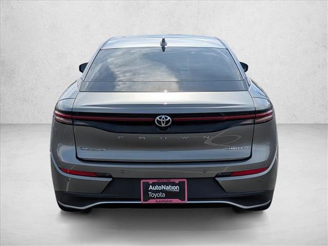 Used 2024 Toyota Crown Limited image 7