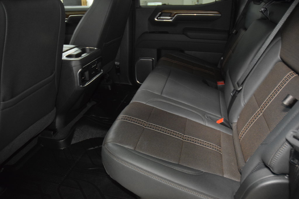Used 2026 Chevrolet Silverado 1500 High Country w/ High Country Premium Package AWD/4WD image 44