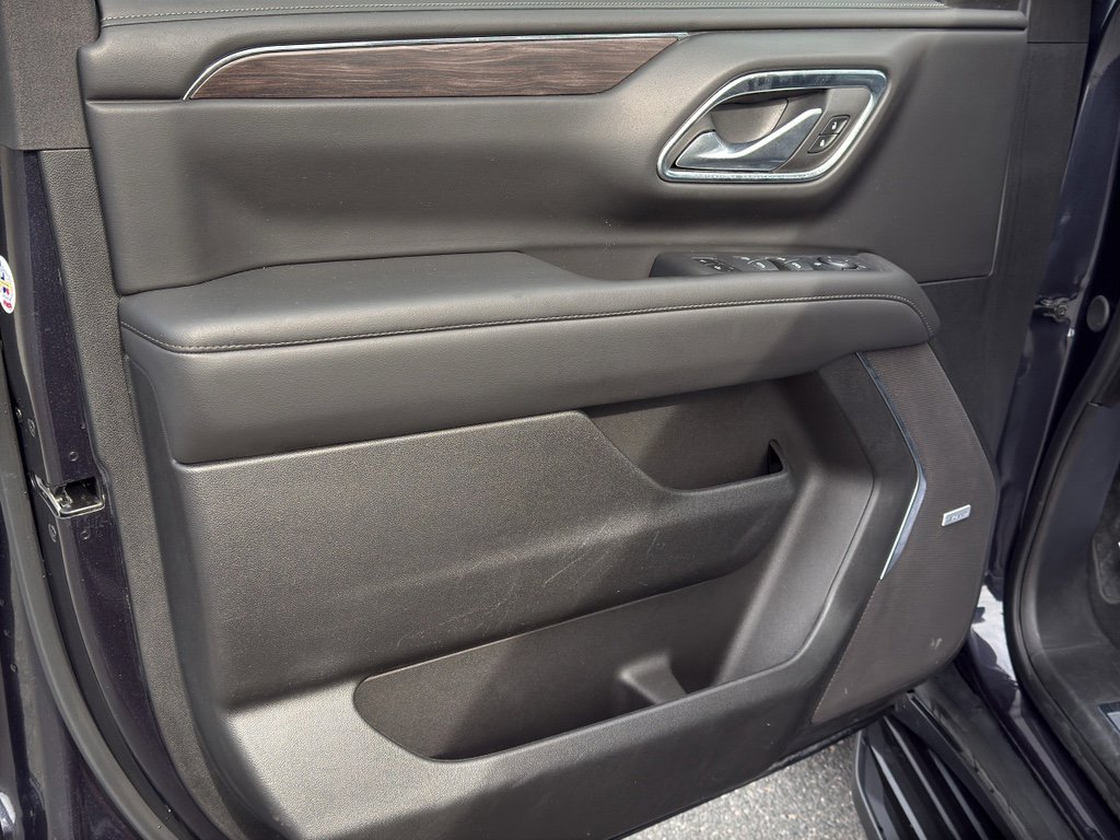Used 2024 Chevrolet Suburban LT image 9