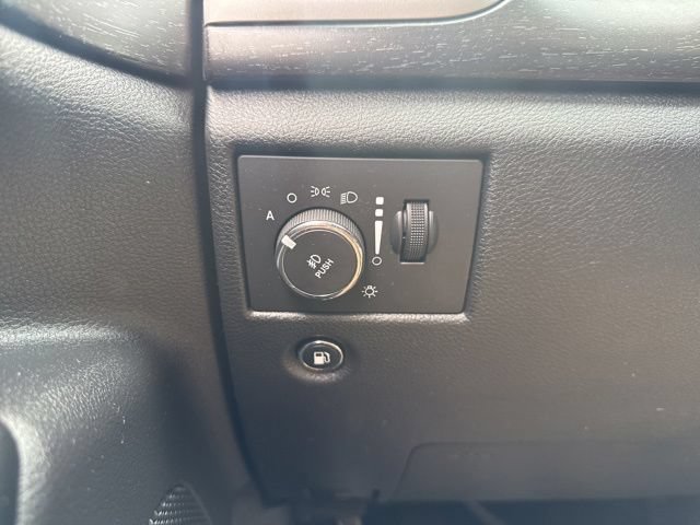 Used 2015 Jeep Grand Cherokee Altitude AWD/4WD image 14