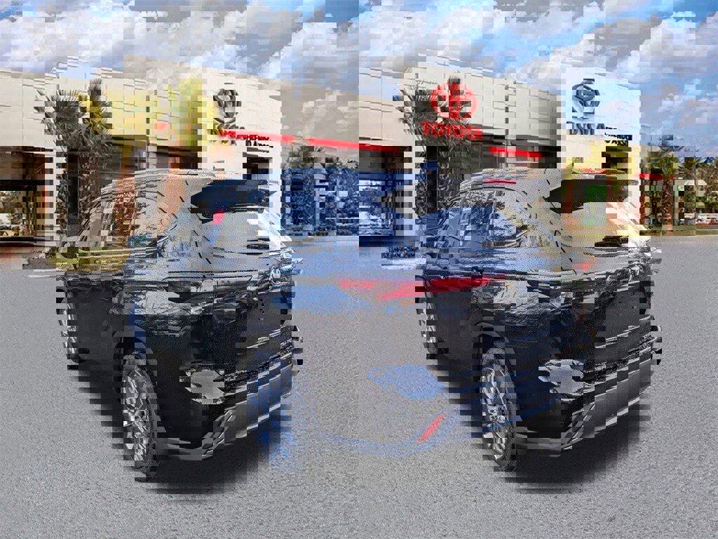 New 2026 Toyota Highlander Limited image 7