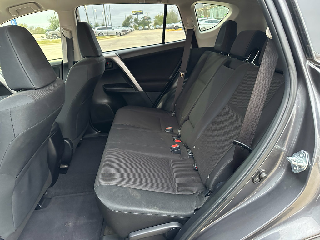 Used 2017 Toyota RAV4 LE image 12