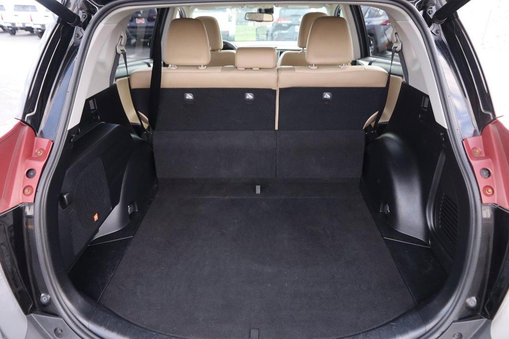 Used 2015 Toyota RAV4 Limited w/ Technology Package image 7