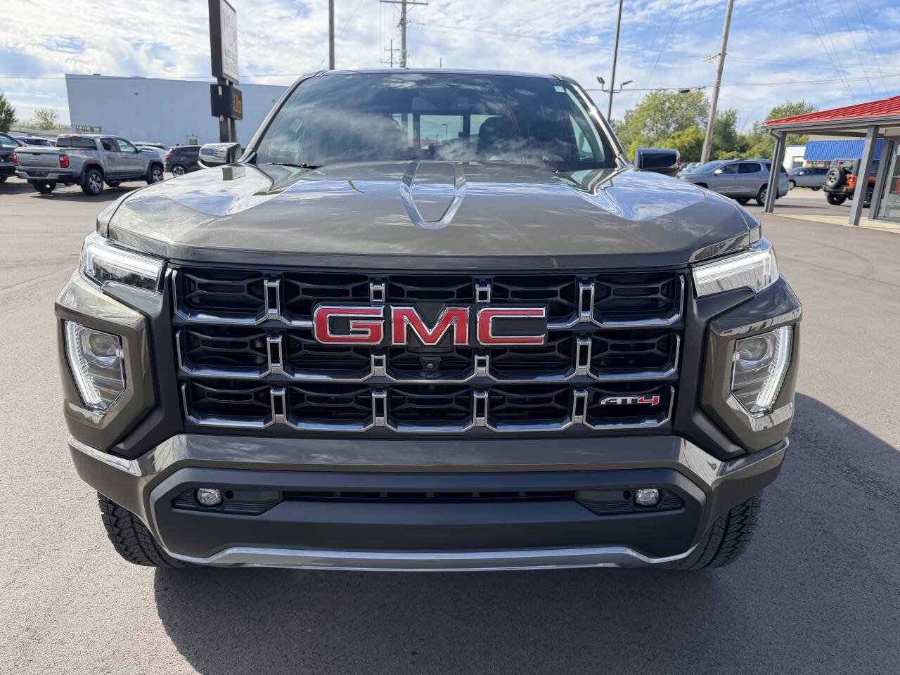 Used 2024 GMC Canyon AT4 w/ AT4 Premium Package AWD/4WD image 3