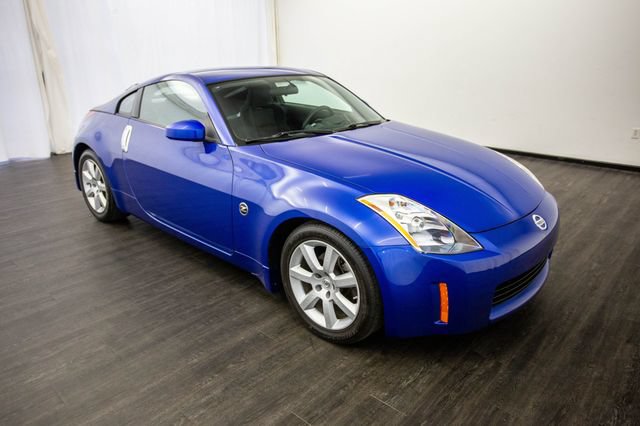 Used 2005 Nissan 350Z Coupe w/ (N93) Cargo Convenience Pkg RWD image 2