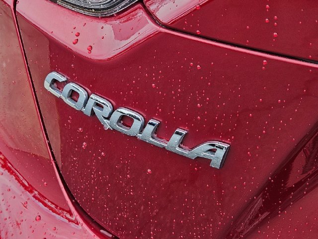 Used 2022 Toyota Corolla LE FWD image 12