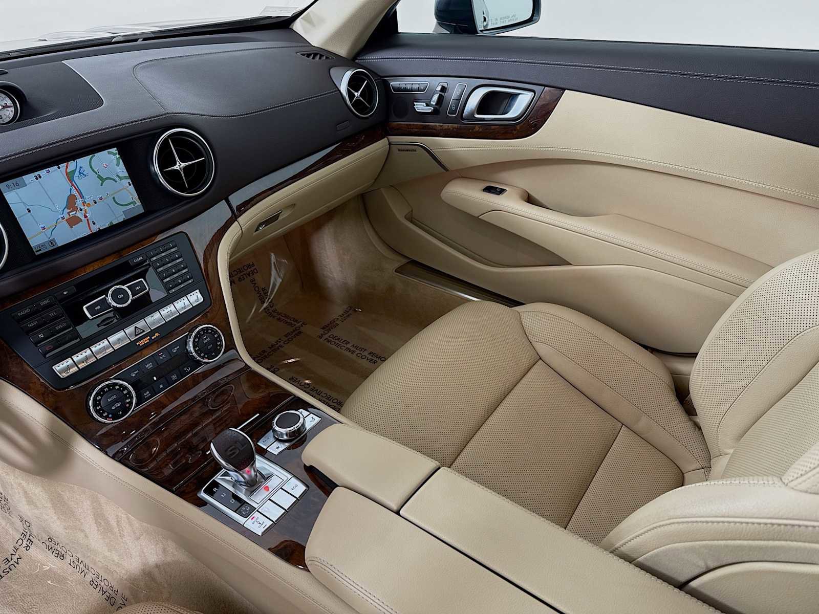 Used 2014 Mercedes-Benz SL 550 image 24