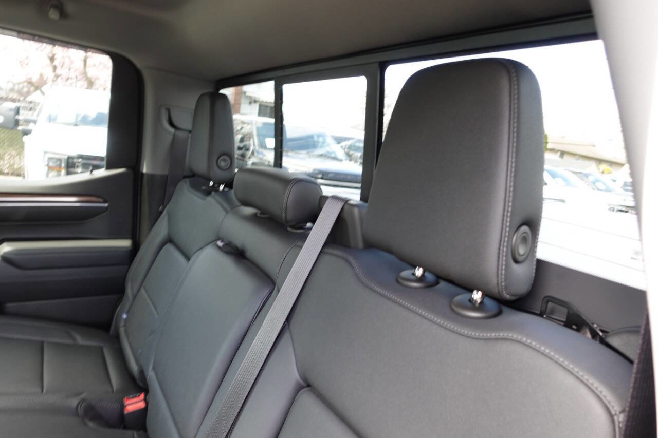 Used 2022 Chevrolet Silverado 1500 LT Trail Boss w/ LT Trail Boss Premium Package AWD/4WD image 30