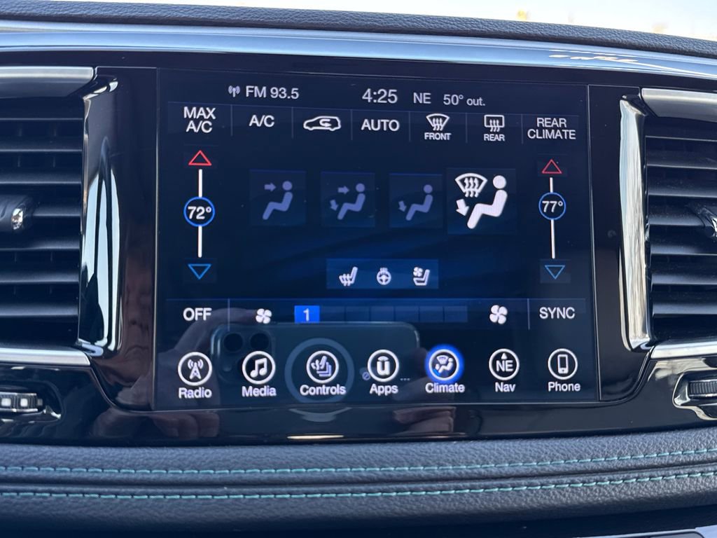 Used 2017 Chrysler Pacifica Platinum image 25