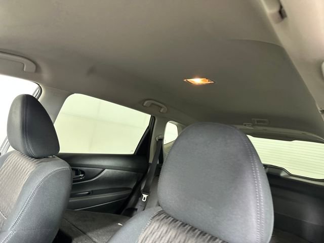 Used 2018 Nissan Rogue SV image 12