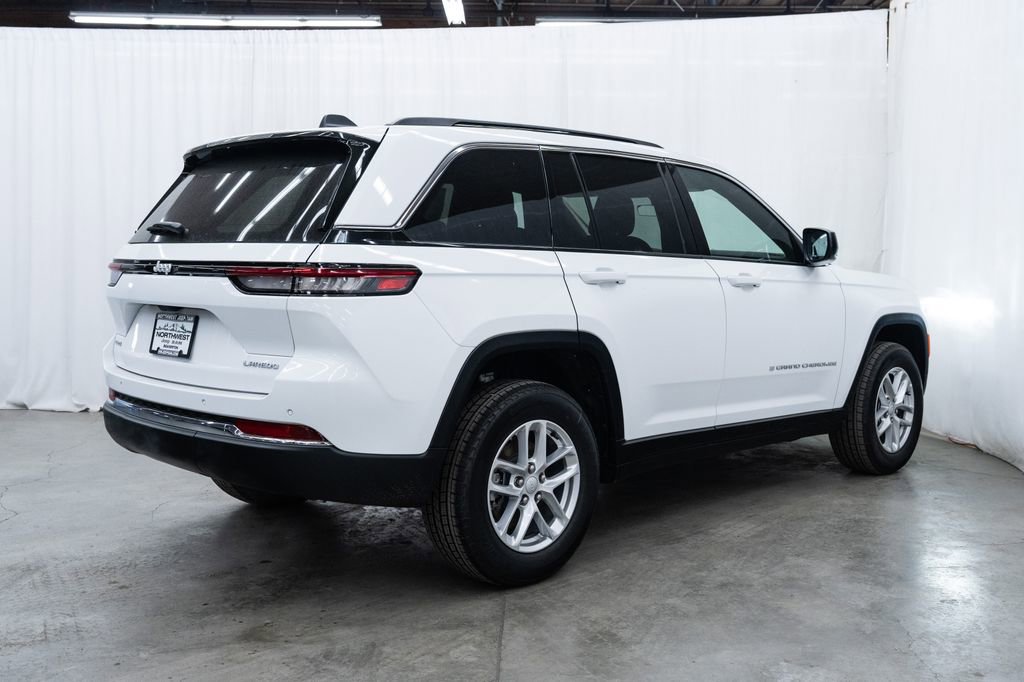 New 2025 Jeep Grand Cherokee Laredo X w/ Luxury Tech Group I image 6
