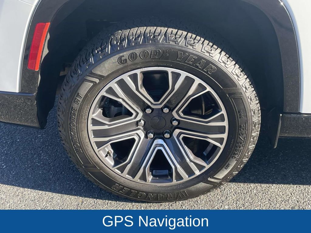 Certified 2024 Jeep Wagoneer L Series II w/ Flexible Seating Group image 14