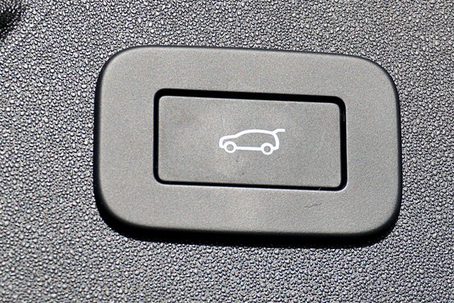Used 2023 Land Rover Discovery Sport SE AWD/4WD image 21