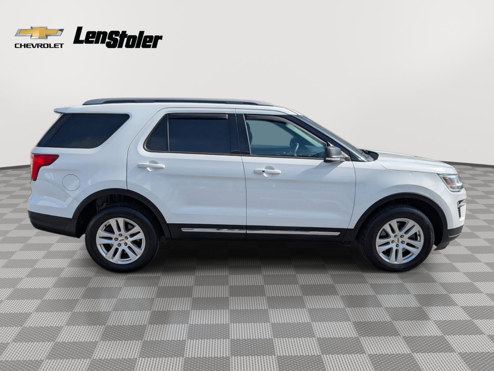 Used 2019 Ford Explorer XLT w/ Equipment Group 201A image 6
