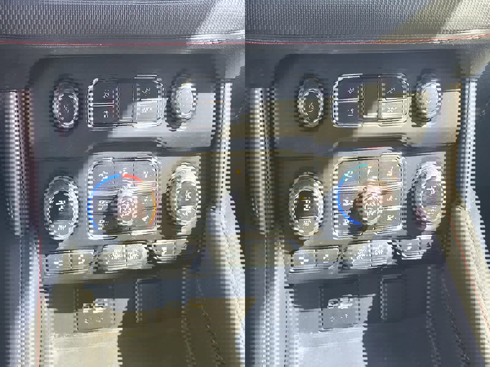 Used 2022 Chevrolet Suburban RST w/ Luxury Package image 24