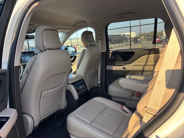 Certified 2020 Lincoln Aviator Reserve w/ Elements Package Plus AWD/4WD image 13